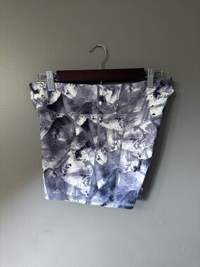 Fabletics Women's Athletic Spandex Shorts Size Medium Biker Shorts